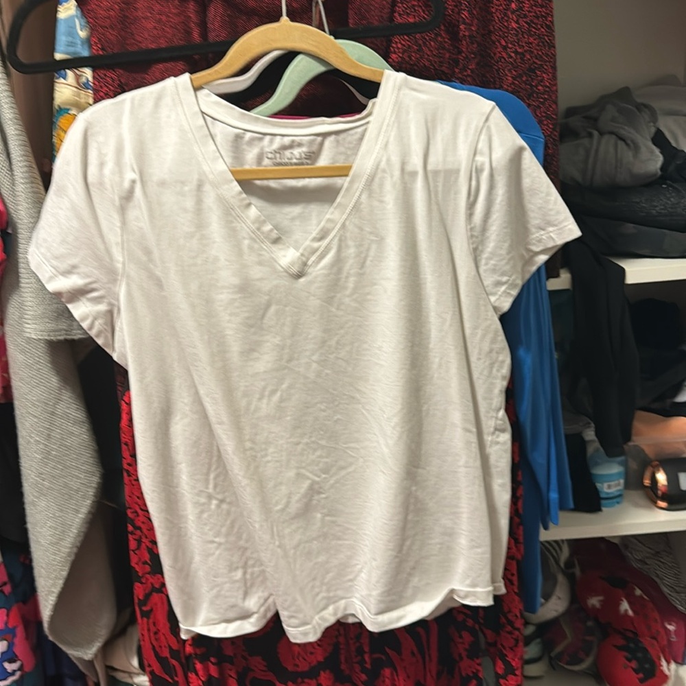 White shirt sleeve tshirt